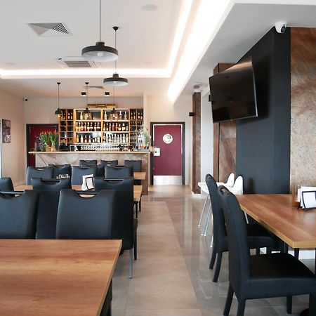 Przystanek Roszkow -Noclegi I Restauracja Esterno foto