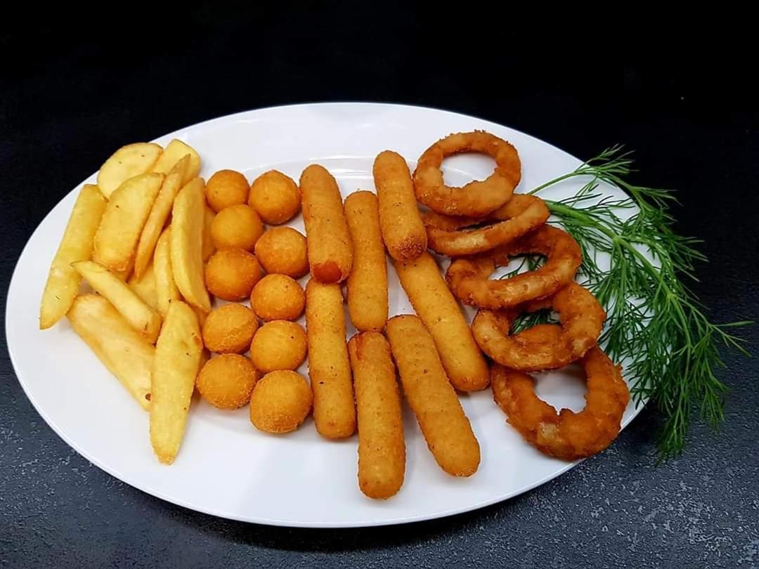 Przystanek Roszkow -Noclegi I Restauracja Esterno foto