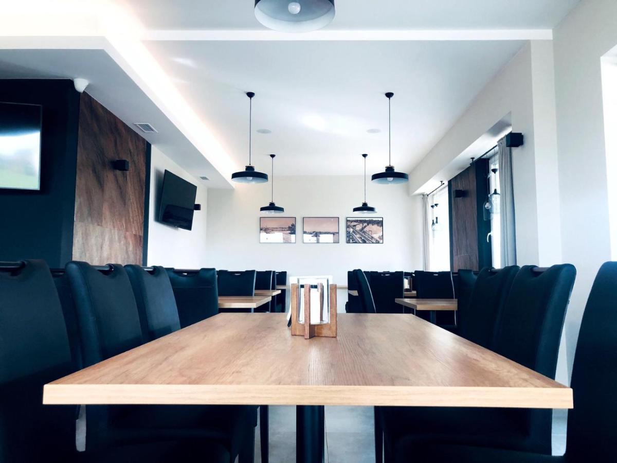Przystanek Roszkow -Noclegi I Restauracja Esterno foto